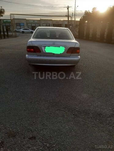 Mercedes E 240 2000, 250,000 km - 2.4 l - Bakı