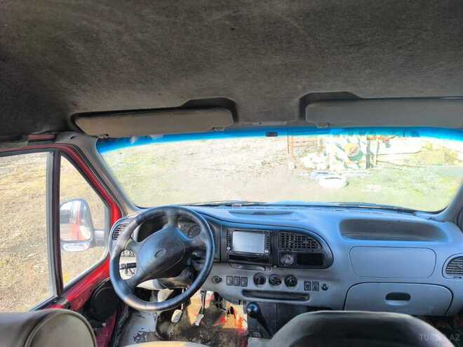 Ford Transit-9