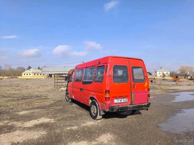 Ford Transit-3