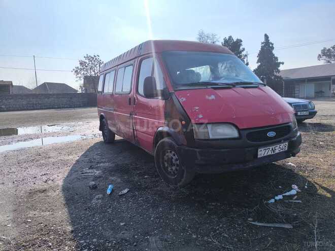 Ford Transit-4