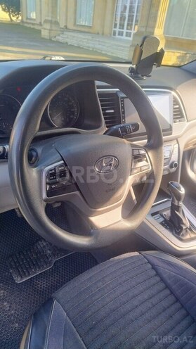 Hyundai Elantra 2016, 238,988 km - 2.0 l - Bakı