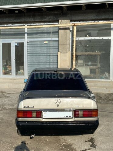 Mercedes 190-2