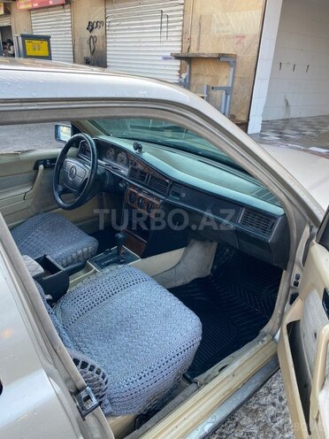 Mercedes 190-9