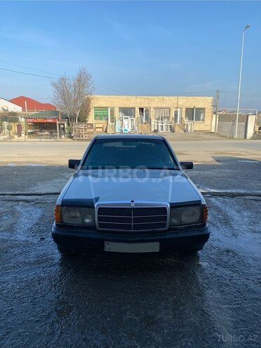 Mercedes 190-1