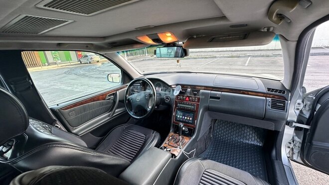 Mercedes E 320 2000, 274,000 km - 3.2 l - Bakı