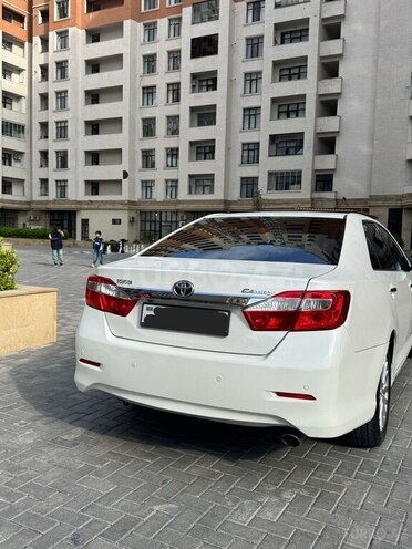 Toyota Camry-5