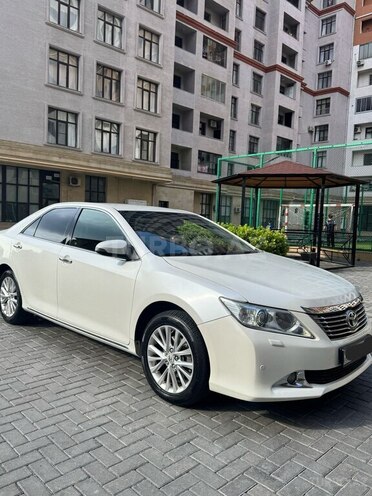 Toyota Camry-3