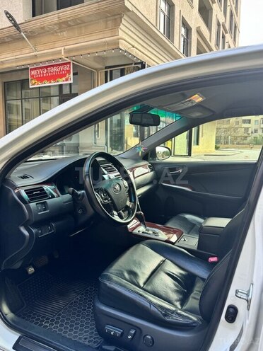 Toyota Camry-7