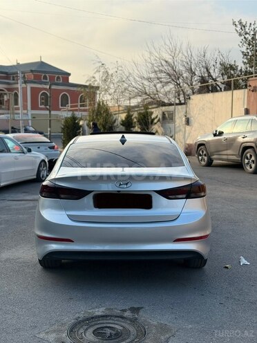 Hyundai Elantra 2018, 111,187 km - 2.0 l - Bakı