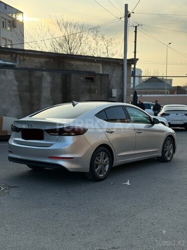 Hyundai Elantra 2018, 111,187 km - 2.0 l - Bakı