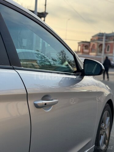 Hyundai Elantra 2018, 111,187 km - 2.0 l - Bakı