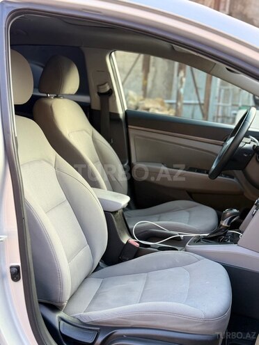 Hyundai Elantra 2018, 111,187 km - 2.0 l - Bakı