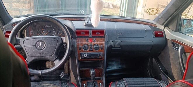 Mercedes C 200 1996, 296,000 km - 2.0 l - Yevlax