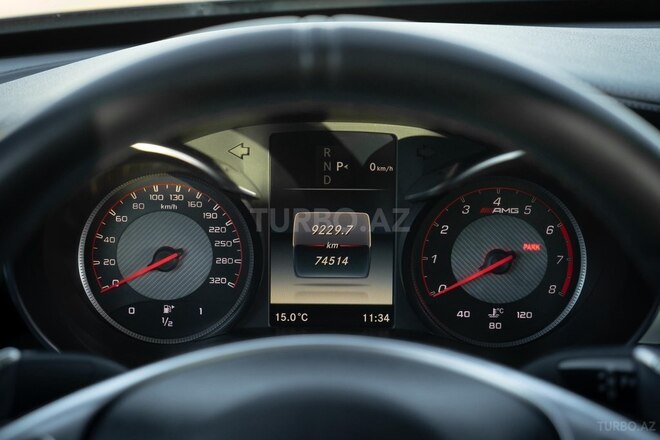 Mercedes C 63 AMG-7
