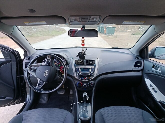 Hyundai Accent 2015, 200,000 km - 1.6 l - Bakı