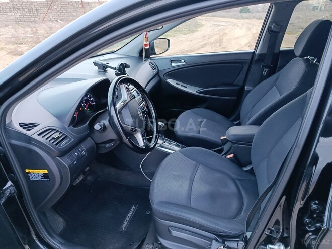 Hyundai Accent 2015, 200,000 km - 1.6 l - Bakı