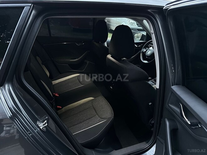 Skoda Kamiq 2023, 55,000 km - 1.6 л - Bakı