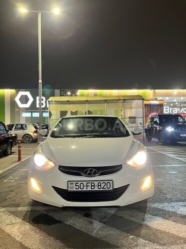 Hyundai Elantra-1