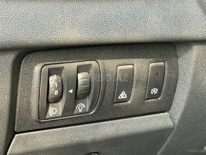 Renault Megane-12