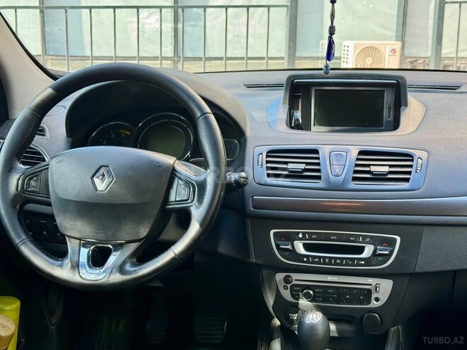 Renault Megane-10
