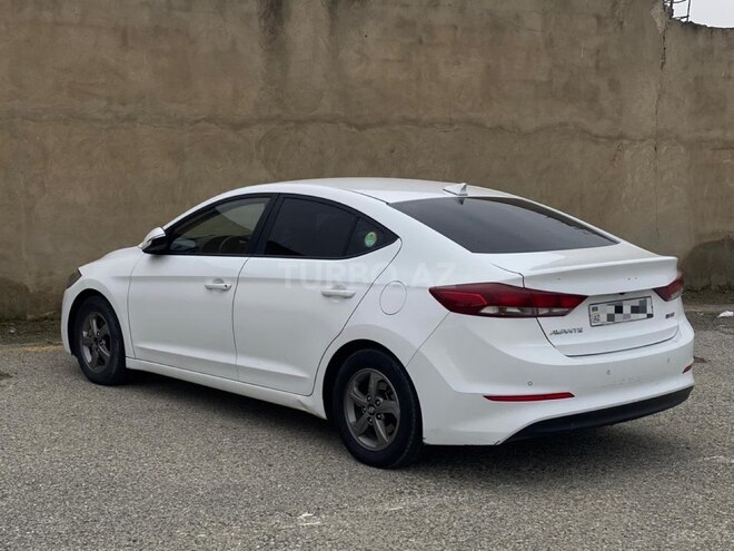 Hyundai Elantra 2015, 220,000 km - 1.6 l - Bakı