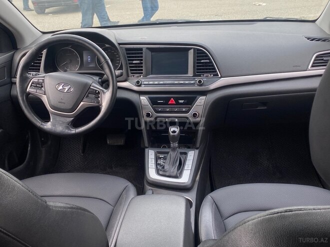 Hyundai Elantra 2015, 220,000 km - 1.6 l - Bakı
