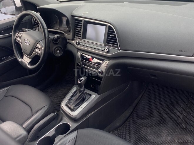 Hyundai Elantra 2015, 220,000 km - 1.6 l - Bakı
