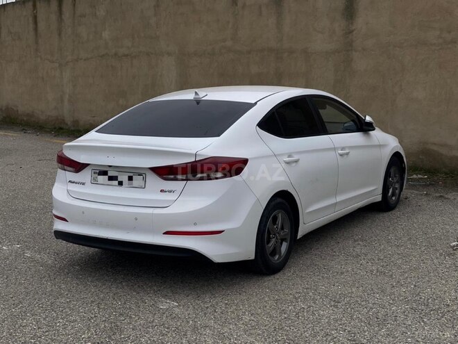 Hyundai Elantra 2015, 220,000 km - 1.6 l - Bakı