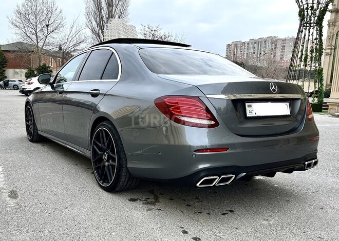 Mercedes E 220 d-9