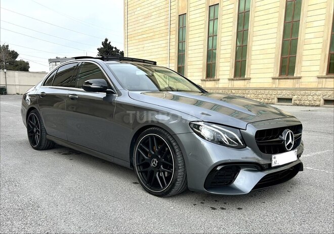 Mercedes E 220 d-6