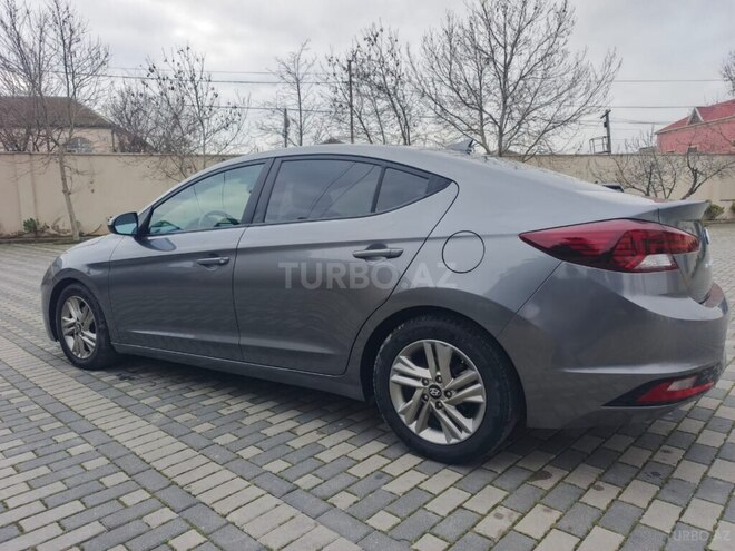 Hyundai Elantra 2019, 110,300 km - 2.0 l - Bakı