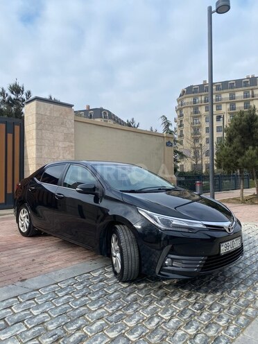 Toyota Corolla 2018, 100,000 km - 1.6 l - Bakı