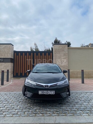 Toyota Corolla 2018, 100,000 km - 1.6 l - Bakı