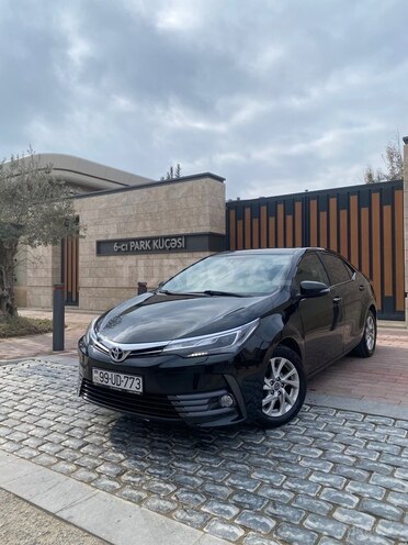 Toyota Corolla 2018, 100,000 km - 1.6 l - Bakı