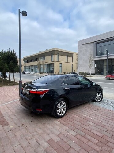 Toyota Corolla 2018, 100,000 km - 1.6 l - Bakı