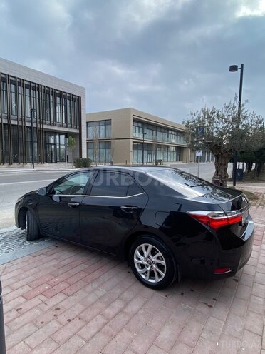 Toyota Corolla 2018, 100,000 km - 1.6 l - Bakı