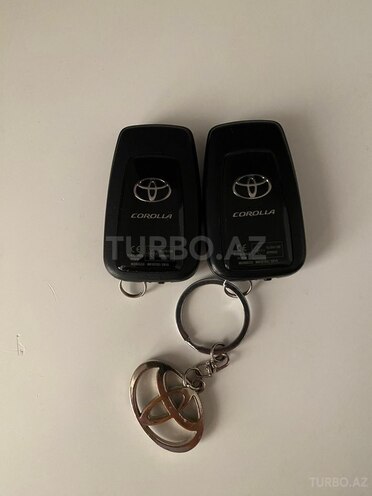 Toyota Corolla 2018, 100,000 km - 1.6 l - Bakı