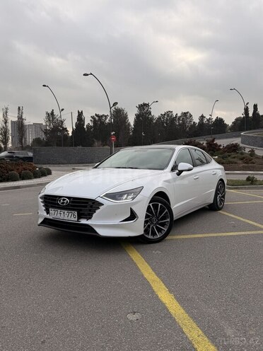 Hyundai Sonata-1