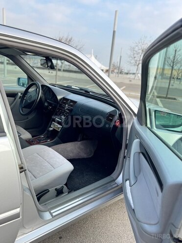Mercedes C 180-9