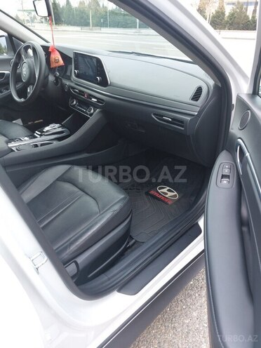 Hyundai Sonata-12