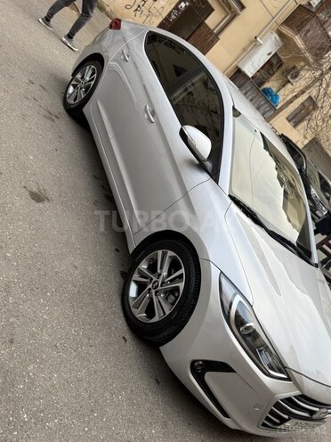 Hyundai Avante 2018, 45,000 km - 1.6 л - Bakı