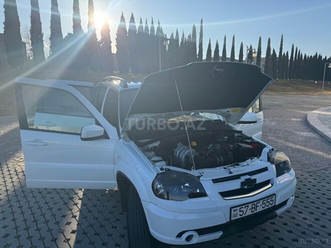 Chevrolet Niva-2