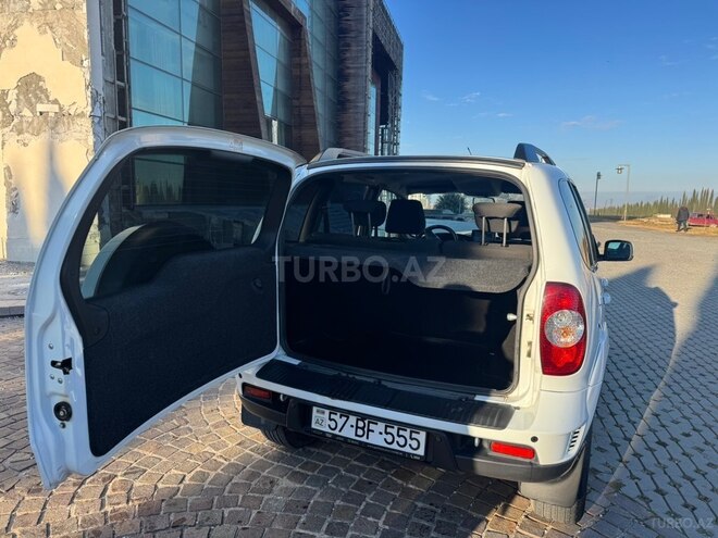 Chevrolet Niva-10