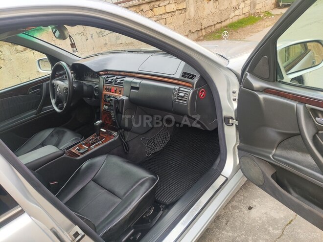 Mercedes E 200 1999, 400,000 km - 2.0 l - Bakı