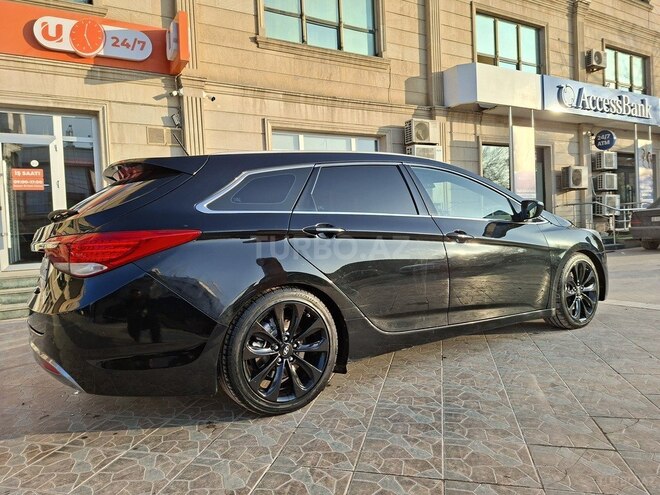 Hyundai i40 2011, 175,000 km - 2.0 l - Salyan