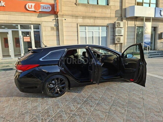 Hyundai i40 2011, 175,000 km - 2.0 l - Salyan