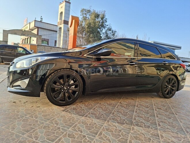Hyundai i40 2011, 175,000 km - 2.0 l - Salyan