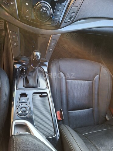 Hyundai i40 2011, 175,000 km - 2.0 l - Salyan