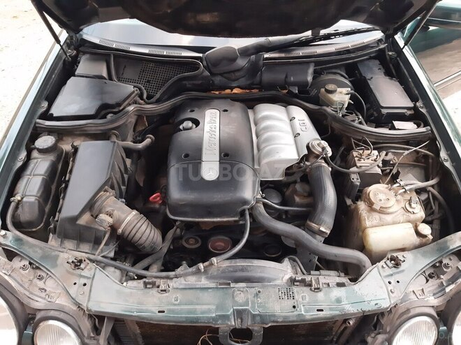 Mercedes E 220 1998, 338,000 km - 2.2 l - Astara