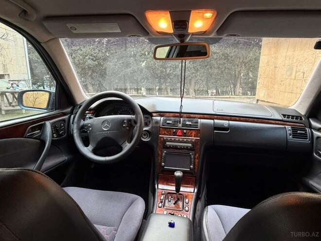 Mercedes E 240 2000, 290,000 km - 2.4 l - Bakı